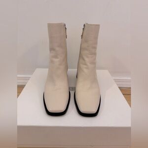 Sam Edelman Winnie Bootie in Ivory (Size 8).